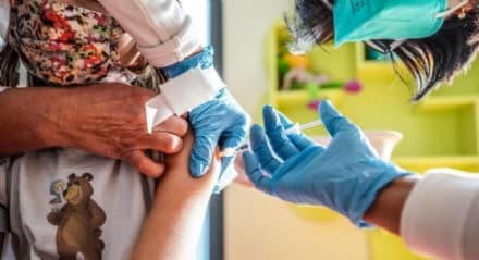 CHIVASSO - Nella calza della befana... il vaccino per i bambini tra i 5 e gli 11 anni. Open day il prossimo 6 gennaio