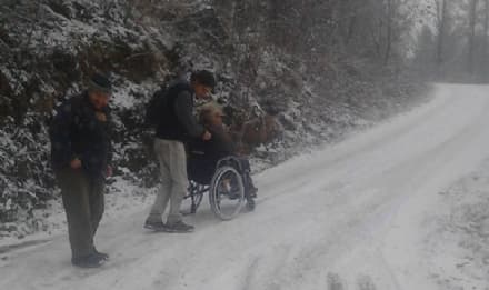 CUORGNE' - Anziana bloccata per la neve: intervengono i carabinieri