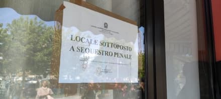 CHIVASSO - Lo strano caso della Torteria: chiusa quando tutti gli altri sono aperti. Oggi solo in cinquanta all'aperitivo disobbediente