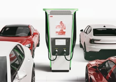 MOBILITA' - Ricarica superfast: 15 minuti per 4 auto elettriche