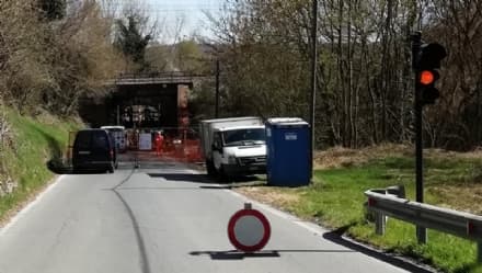 CANDIA CANAVESE - Il ponte perde i pezzi, partono i lavori di messa in sicurezza