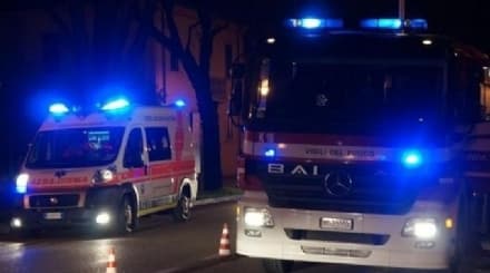 BUROLO - Auto si schianta e prende fuoco: due feriti gravi