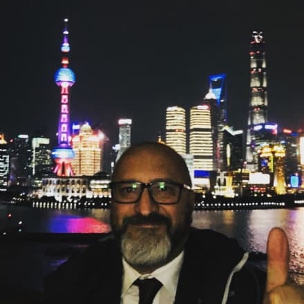 Solo «chiacchiere e distintivo» mentre il Mondo corre