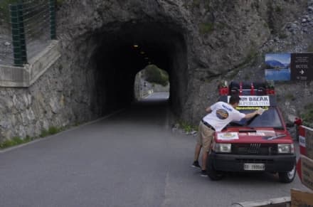 MONGOL RALLY - Il team «Eeeh Ma Il Pandone» supera il confine - FOTO