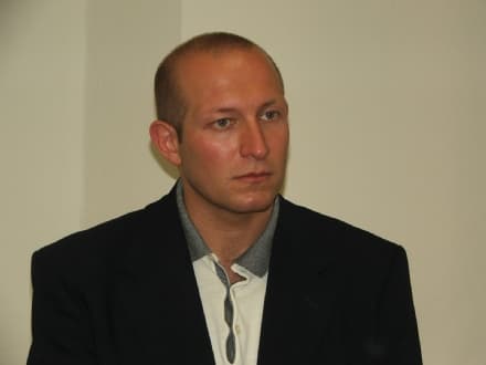 VALPERGA - Vandali devastano (di nuovo) l'auto del sindaco