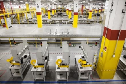 TORRAZZA - I dipendenti di Amazon bocciano il lavoro su cinque turni