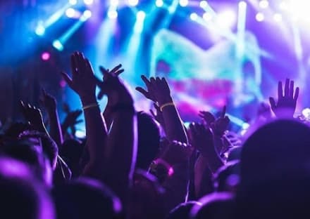 COVID - Discoteche chiuse in tutta Italia e obbligo mascherine dalle 18 alle 6