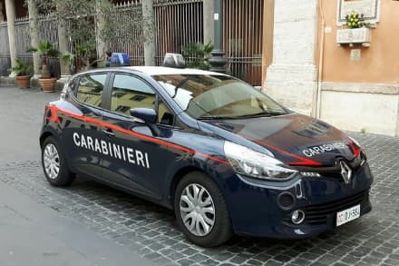 VOLPIANO - Va dai carabinieri con un'auto appena rubata: arrestato