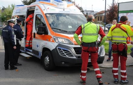 TORRE - Scontro auto-moto: centauro ferito ricoverato a Ivrea