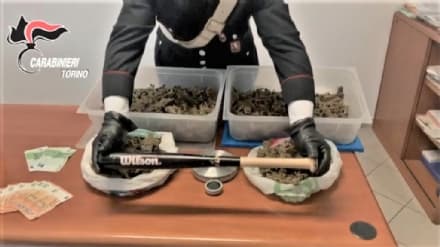 VOLPIANO - 28enne vende la droga su Whatsapp: arrestato dai carabinieri di Leini. In casa più di due chili di marijuana - VIDEO