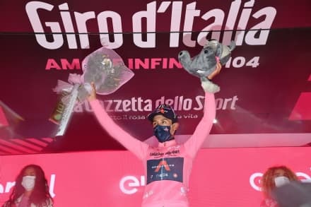 GIRO D'ITALIA - Il «Canavesano» Egan Bernal vince la tappa ed è la nuova maglia Rosa - FOTO