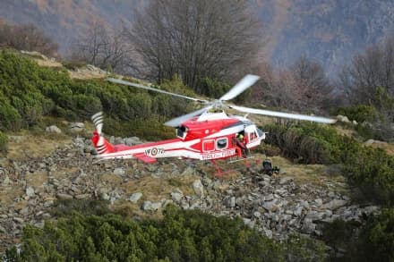 PONT CANAVESE - Due rocciatori bloccati sulla ferrata: salvati dai vigili del fuoco con l'elicottero
