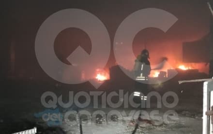 RIVAROLO CANAVESE - Fiamme nell'ex stabilimento Vallesusa, intervento dei vigili del fuoco - FOTO E VIDEO