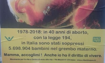 CHIVASSO - Manifesti contro l'aborto: «Il Comune li rimuova»