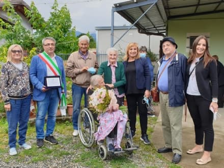 CASTELLAMONTE - Festa a sorpresa per i 100 anni: il super compleanno di nonna Lucia