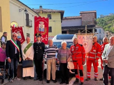 CARAVINO - In ricordo del figlio donano 100 mila euro per un'ambulanza e un Doblò