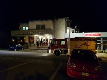CUORGNE' - Allarme incendio al Cinema Margherita: sala evacuata e intervento dei vigili del fuoco - FOTO e VIDEO