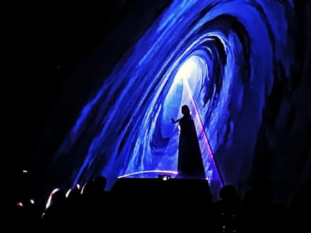 OZEGNA - Chiusura in grande stile con laser e danza per la patronale - VIDEO