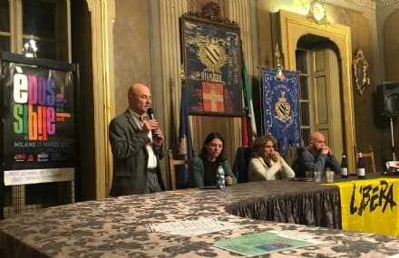 RIVAROLO CANAVESE - Gli studenti delle scuole leggono i nomi delle vittime innocenti delle mafie