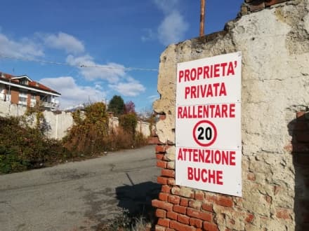RIVAROLO - Al Vallesusa ufficio pubblico ma strada privata... FOTO