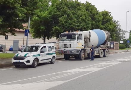 BORGARO - Scatta il divieto per i mezzi pesanti in via Italia