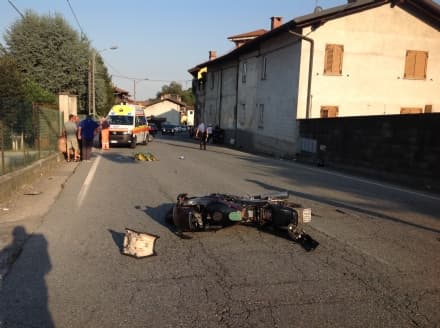 FORNO CANAVESE - Tragedia in frazione Crosi: motociclista cade e muore. Ferito il figlio di 12 anni - FOTO E VIDEO