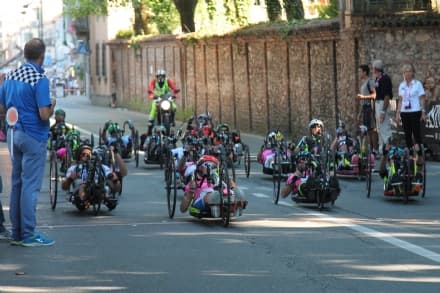 RIVAROLO - Il Giro d'Italia di Handbike ha colorato di rosa il Canavese - VIDEO