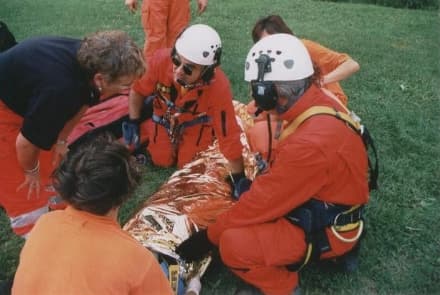 PAVONE - Pensionata muore per la puntura di una vespa