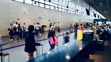 CASELLE - Covid, allestite tre postazioni per i tamponi rapidi sui passeggeri