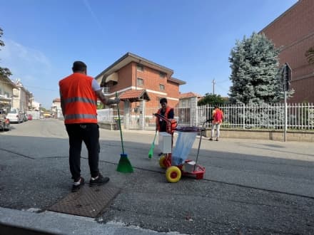 LEINI - Sei persone che prendono il reddito di cittadinanza si occupano di decoro e igiene urbana