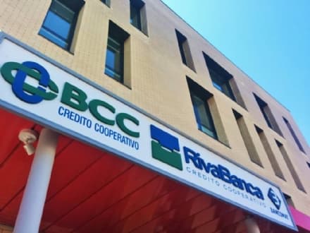 RIVAROLO CANAVESE - La Fondazione RivaBanca consegna le borse di studio