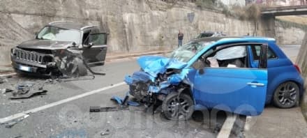 FORNO CANAVESE - Scontro frontale sulla circonvallazione: due donne e una bambina ferite - FOTO e VIDEO