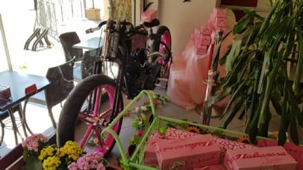 CASTELLAMONTE - La «Maliarosa» fa bella mostra di sè in vetrina - FOTO