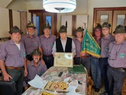 CASTELLAMONTE - Il gruppo Alpini in festa per i 90 anni del socio più anziano: Sergio Talentino