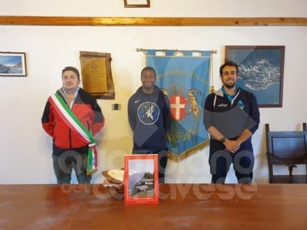 CERESOLE REALE - Fausto Desalu, campione olimpico della 4×100 a Tokyo, ha scelto Ceresole per le vacanze - FOTO