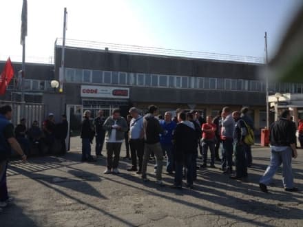 LEINI - Incidente sul lavoro e sciopero alla Codè Crai