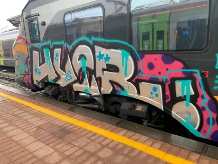 RIVAROLO CANAVESE - La stazione ferroviaria, di notte, diventa «terra di nessuno»: giovedi summit in municipio contro i vandali