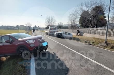 BALDISSERO CANAVESE - Scontro tra due auto, miracolosamente illesi i conducenti - FOTO