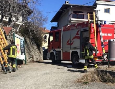 CUORGNE' - Incendio in casa: pompieri al lavoro in frazione Priacco