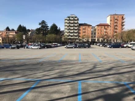 CUORGNE' - La zona blu sarà ampliata: «Ce lo chiedono i negozianti»