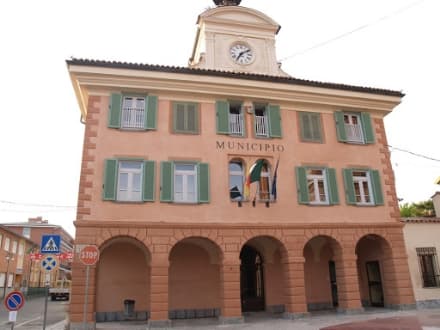 BOSCONERO - Minoranza sull'Aventino: «Sindaca da cartellino rosso»