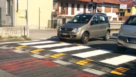 CUORGNE' - Auto troppo veloci: torneranno i dossi in via Torino