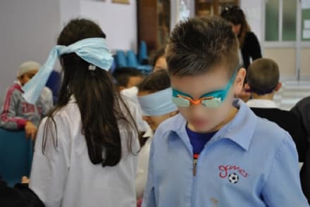 VALPERGA - Gli studenti a lezione con i disabili visivi dell'Apri