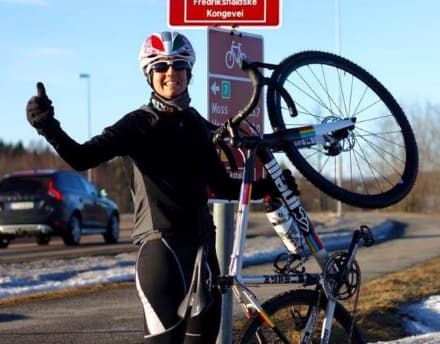 RIVAROLO - Paola Gianotti pedala in città per «M'illumino di meno»