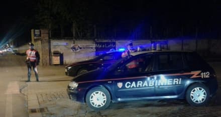 RIVAROLO CANAVESE - Scippa la borsetta a una donna ma viene fermato dai passanti e arrestato dai carabinieri