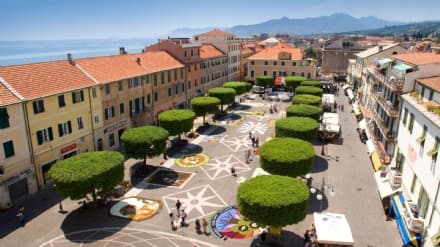 «Pietra Ligure InFiore»: nell'ultimo fine settimana di maggio attesi 44 gruppi da tutte le parti del mondo.