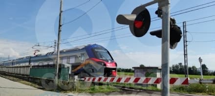FERROVIA CANAVESANA - Treni bloccati per guasti al passaggio a livello: «Sindaci e Regione intervengano»