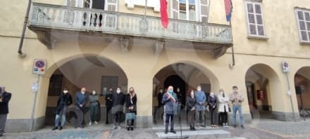 RIVAROLO CANAVESE - Lutto cittadino, la cerimonia sotto il municipio per ricordare Liliana, Osvaldo, Wilson e Maria Grazia - FOTO e VIDEO