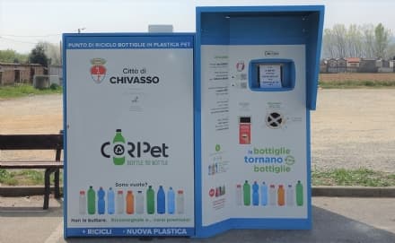 CHIVASSO - Ecco i due eco-compattatori per le bottiglie di plastica