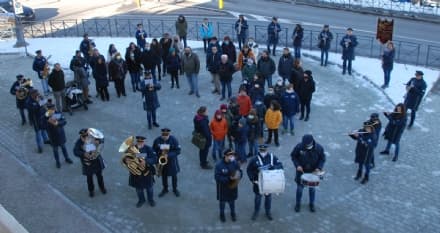 CASTELLAMONTE - Applausi per la Filarmonica scesa in piazza per Santa Cecilia
